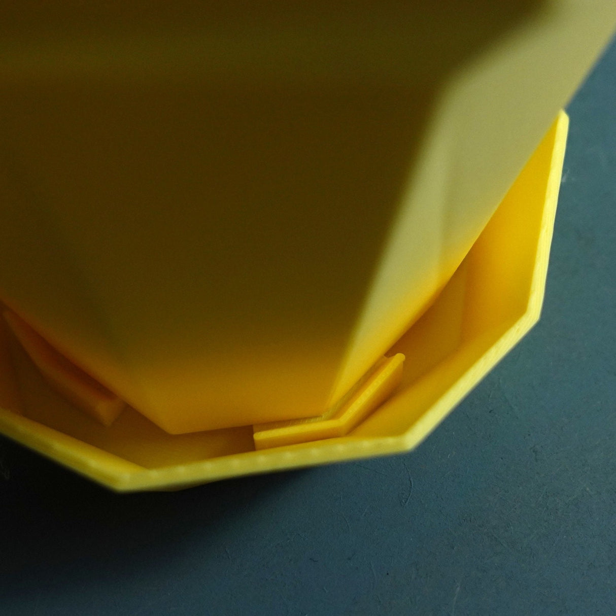 Gazzaladra Planter Glitch Modern Indoor & Outdoor Wall Planter, Wall Hanging Plant, Wall Decor, Home Decor - LV3DPrinting