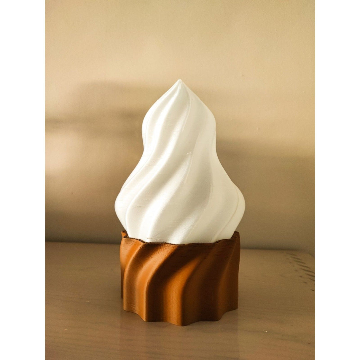 Creaserra LLama Table Lamp | Home Decor | Cuved Lamp | Gift Ideas - LV3DPrinting