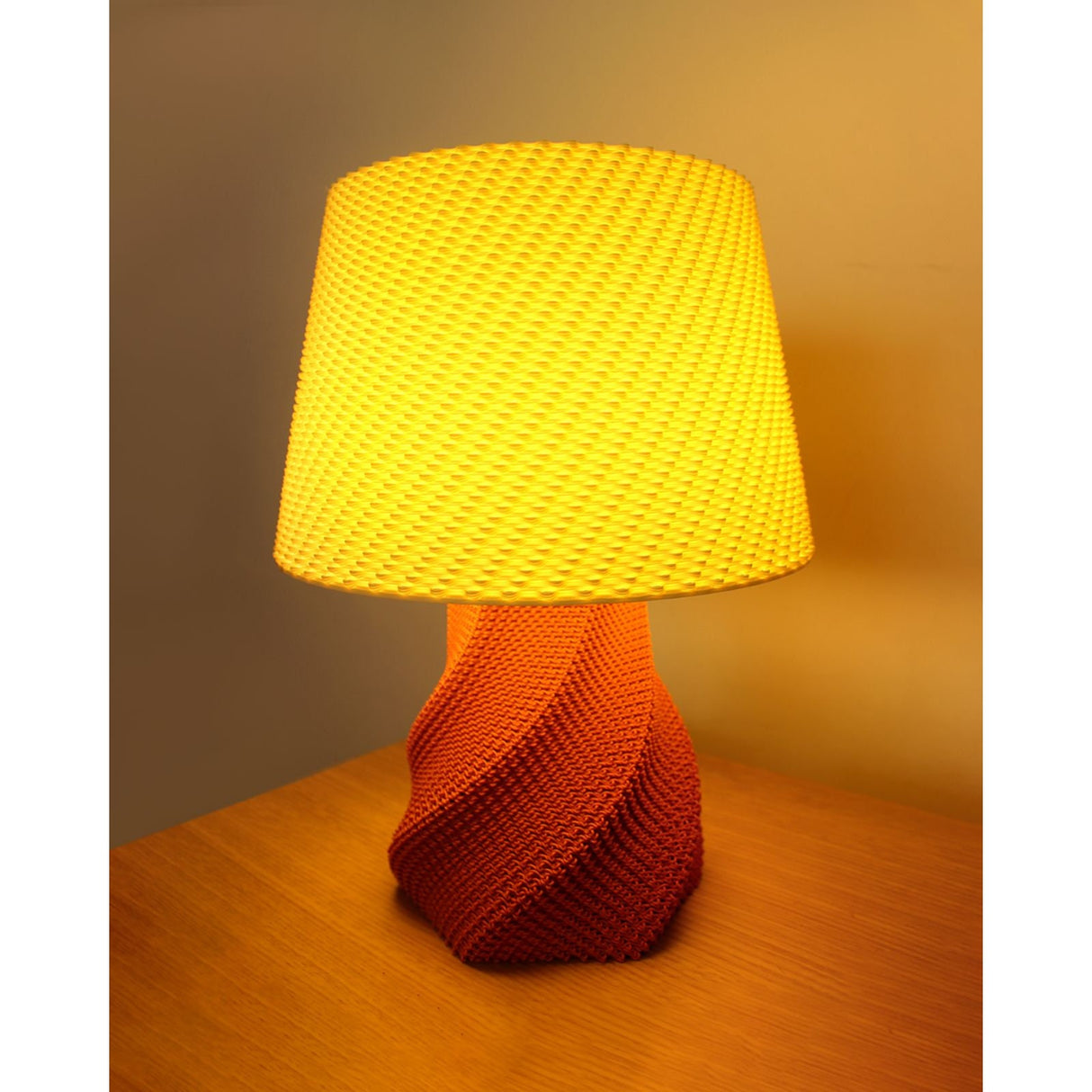Lunfardo Julian Table Lamp | Home Decor | Cuved Lamp | Gift Ideas - LV3DPrinting