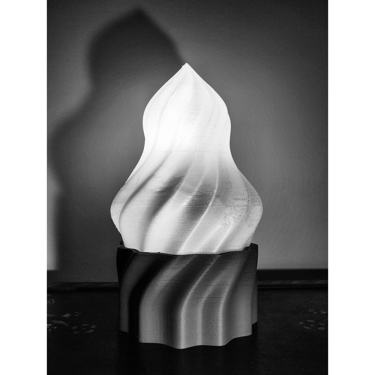 Creaserra LLama Table Lamp | Home Decor | Cuved Lamp | Gift Ideas - LV3DPrinting