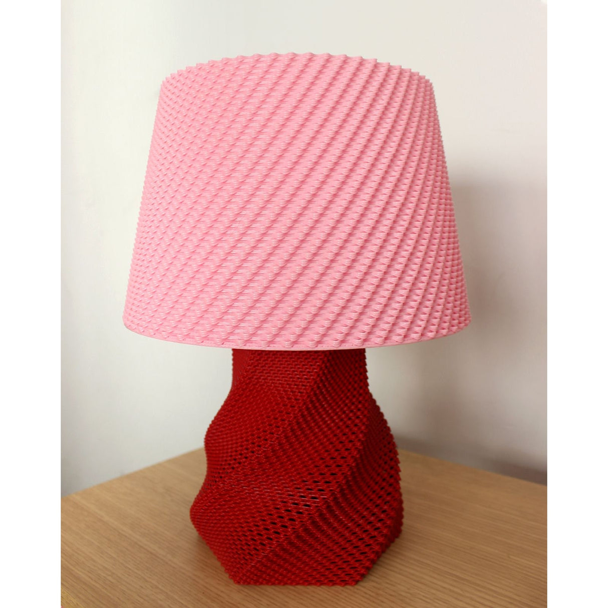 Lunfardo Julian Table Lamp | Home Decor | Cuved Lamp | Gift Ideas - LV3DPrinting