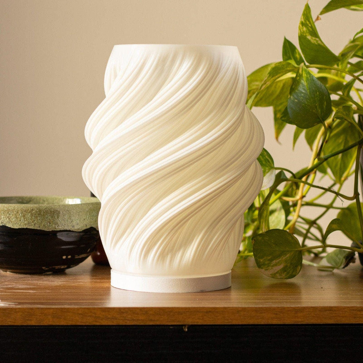 Kraken.stl Lara Table Lamp Table Lamp | Home Decor | Gift Idea | Geometric | Multiple Colors | Customizable