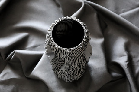 Lampprinted IAP Sea Falcon Vase, Organic Shifted Sculptural Vase, Modern Textured Home Decor - LV3DPrinting